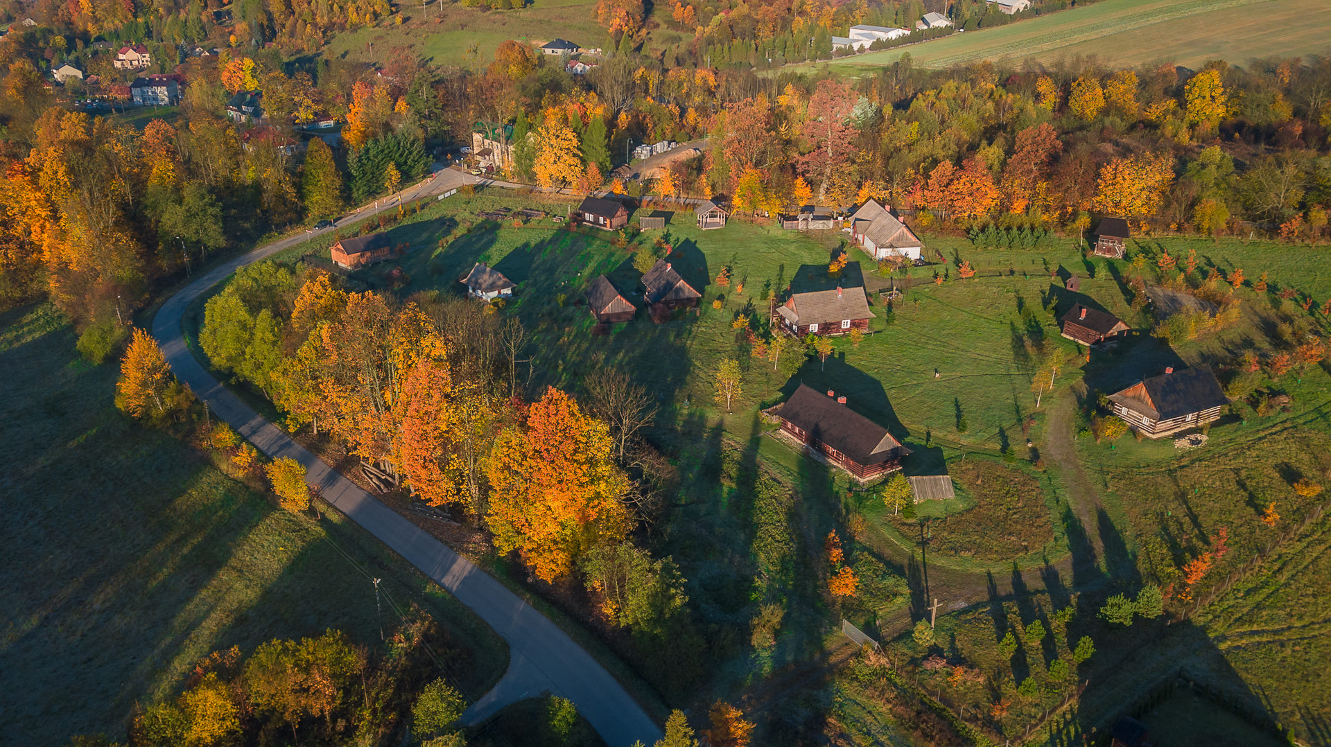 etnopark Ślemień, skansen Ślemień, zdjęcia z drona, Żywiecki Park Etnograficzny