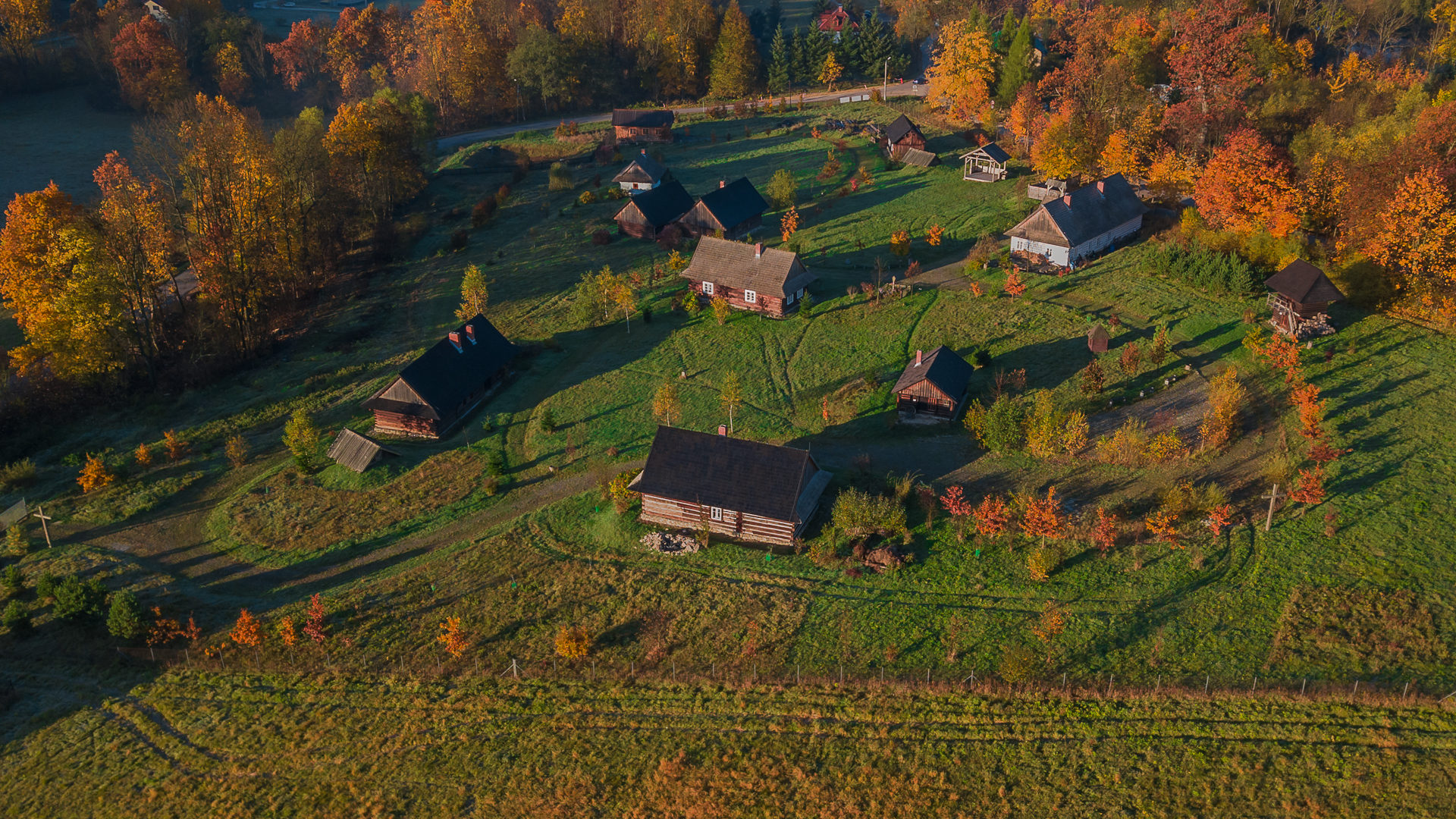 etnopark Ślemień, skansen Ślemień, zdjęcia z drona, Żywiecki Park Etnograficzny